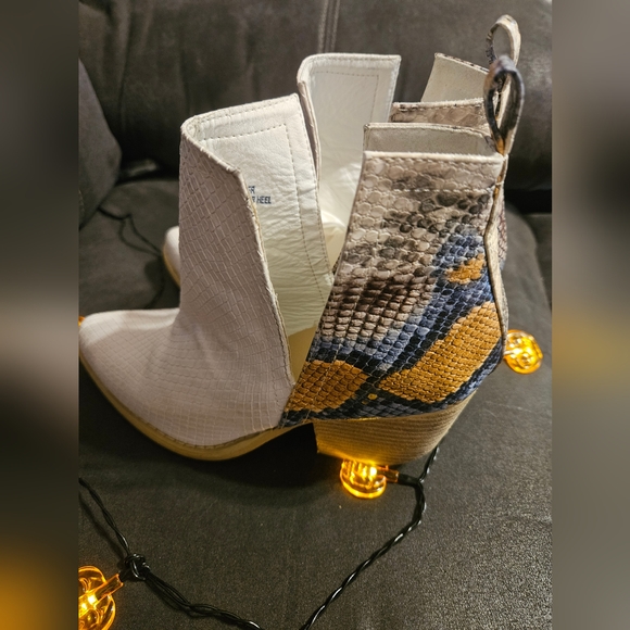 ARIDER GIRLWomen's Snake Print Ankle Boots Booties SZ6.5 - Picture 7 of 13